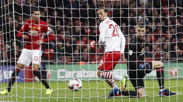 Manolo Gabbiadini mencetak dua gol ke gawang Manchester United pada final Piala Liga.