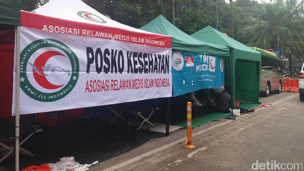 Polisi Minta Massa di Luar Sidang Ahok Tetap Tertib