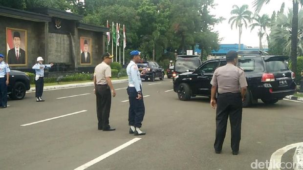 Foto Mobil Patwal Polisi - Rommy Car