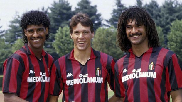 Trio Belanda (Ruud Gullit, Marco van Basten, dan Frank Rijkaard) adalah pembelian terbaik AC Milan.