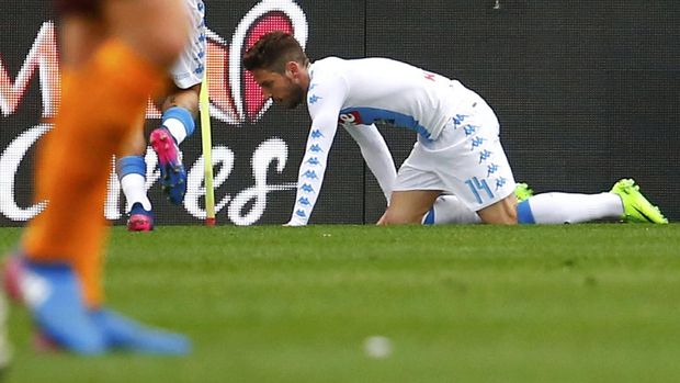 Dries Mertens pernah kehilangan giginya bertanding di Stadion Feyenoord saat masih memperkuat PSV Eindhoven. (
