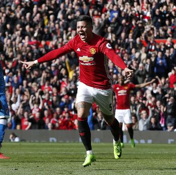 Jose Mourinho Khawatir akan Cedera Ibrahimovic dan Rojo