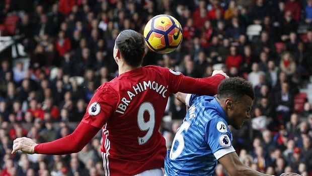 Zlatan Ibrahimovic tak lagi mengenakan nomor 9 di Manchester United. (