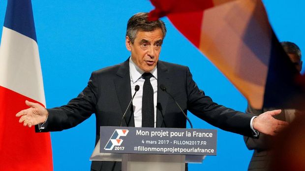 Fillon memiliki sejumlah program salah satunya yakni rencana menghapus pajak kesehatan (ISF) dan meningkatkan sanksi Uni Eropa terhadap Rusia
