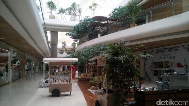 Suasana di dalam Mal Seminyak Village (Ardan/detikTravel)
