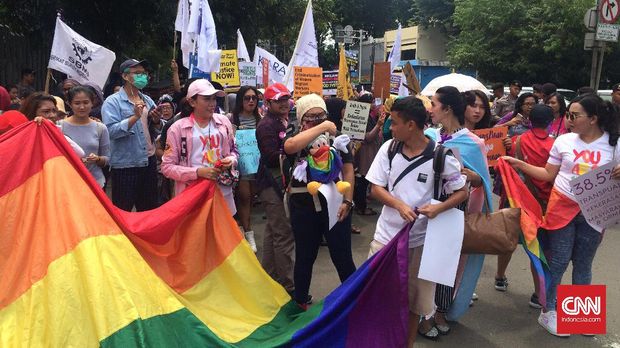Cerita Seorang Transgender Perjuangkan Hak Perempuan