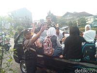 Angkot Mogok, Warga Ramai-ramai Naik Mobil Dinas Pemkot 