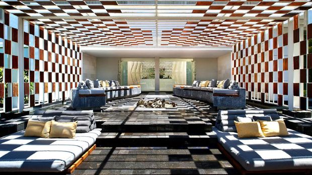Dimanjakan Layanan Hotel Mewah di Tepi Pantai Seminyak