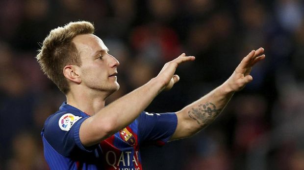 Ivan Rakitic menjadi nama yang mengejutkan sebagai salah satu andalan Ernesto Valverde musim ini.