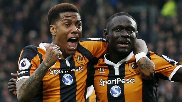 Baye Oumar Niasse (kanan) menjadi penentu kemenangan Hull City.