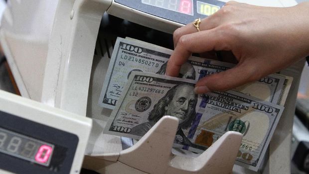 Rupiah Solid, Dunia Usaha Berseri-seri