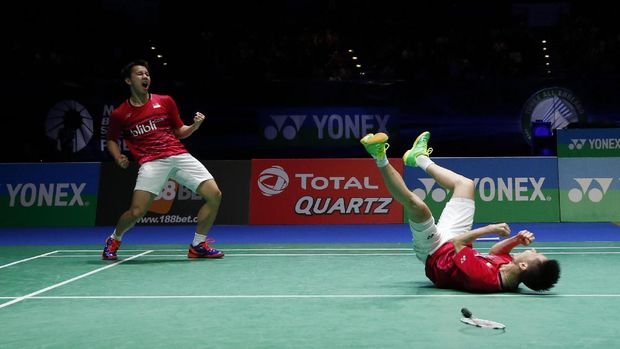 Kevin/Marcus menang dua gim langsung di final All England 2017.
