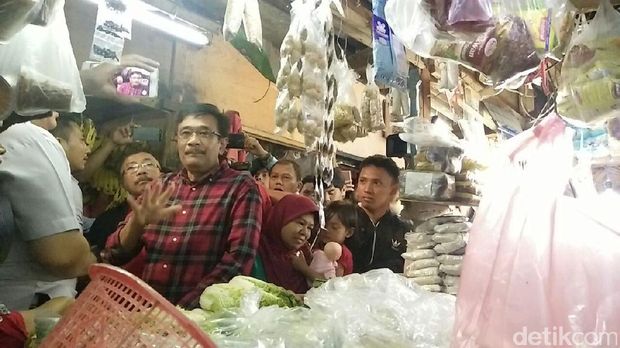 Djarot blusukan di Pasar Timbul Jakarta Barat / 