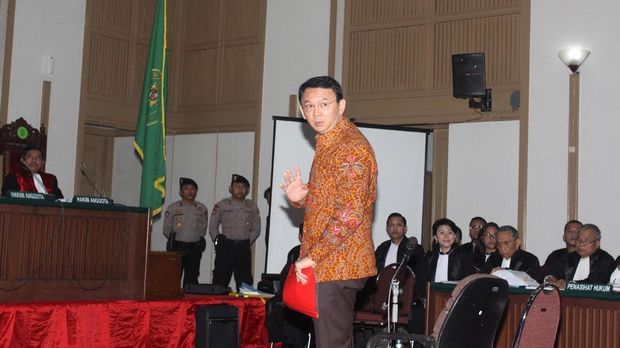 Ahok saat berada di persidangan dalam kasus penistaan agama.
