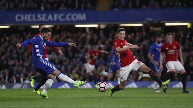 Eden Hazard tidak mempermasalahkan strategi penjagaan ketat yang dilakukan Jose Mourinho.