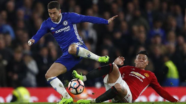 Eden Hazard selalu mendapat penjagaan ketat ketika melawan Manchester United.