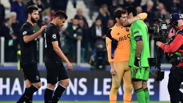 Pertandingan antara FC Porto dan Juventus merupakan pertemuan dua kiper legendaris, Iker Casillas dan Gianluigi Buffon.