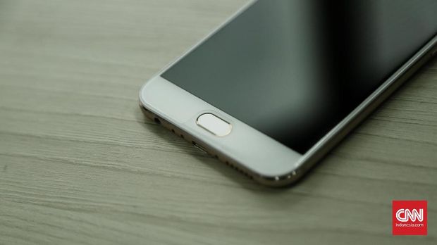 Vivo V5 Plus, Penguntit iPhone dengan Kamera Depan Berlebihan