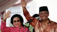 Hasyim Muzadi, Politik, dan Pendidikan Moderat