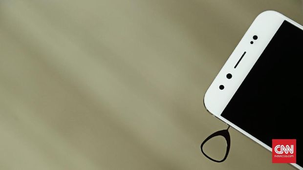 Vivo V5 Plus, Penguntit iPhone dengan Kamera Depan Berlebihan