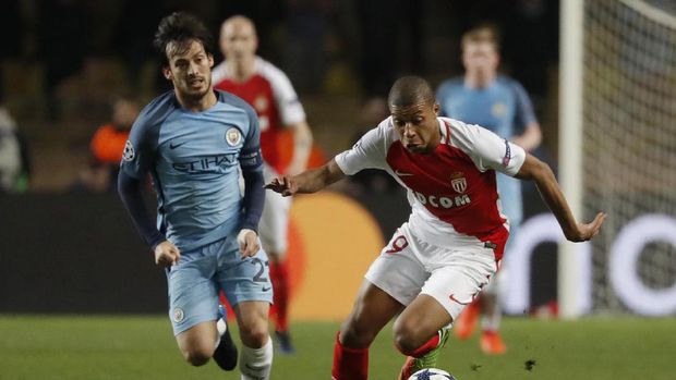 David Silva merayakan laga ke-50 nya di Liga Champions