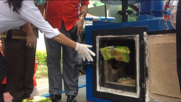 Dua pelaku kasus narkoba tewas karena melawan petugas saat penggerebekan.