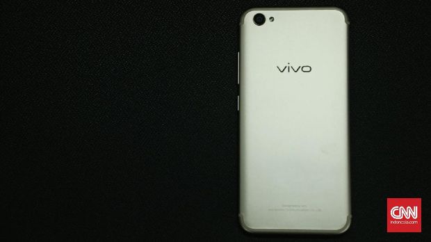 Vivo V5 Plus, Penguntit iPhone dengan Kamera Depan Berlebihan