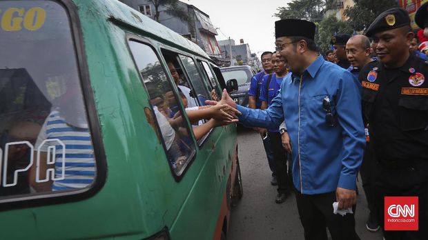 Kang Emil atau Ridwan Kamil menjadi calon gubernur Jawa Barat menurut beberapa survey.