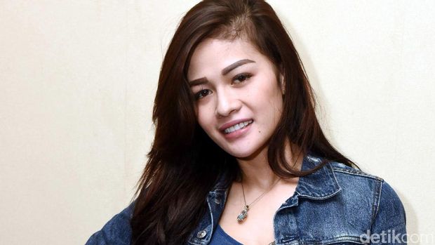 Kisah Pacaran Singkat Dicky 'SM*SH' dengan Hesty Klepek Klepek