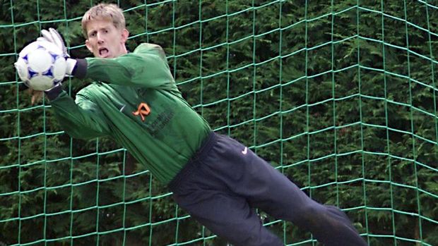 Edwin van der Sar pernah melakukan penyelamatan gemilang di final Liga Champions 2008 untuk ManUtd.