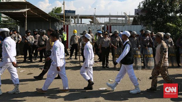 Dijaga Polisi, Pembangunan Gereja Santa Clara Tetap Berlanjut