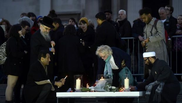 Berduka Teror London, Ratusan Orang Berkumpul di Trafalgar Square