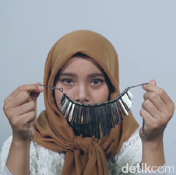 4 Trik Hijab yang Mungkin Belum Pernah Anda Coba