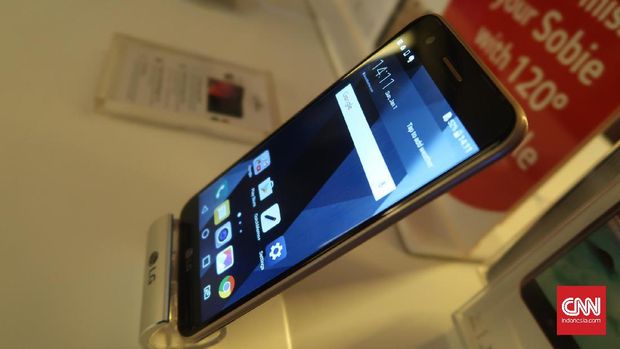 LG Andalkan K10 2017 Demi Adang Oppo dan Vivo