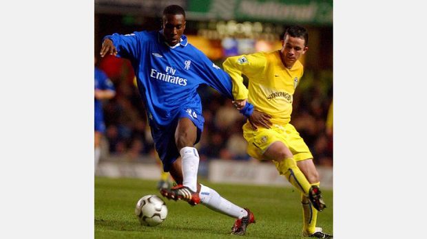 Carlton Cole memulai karier bersama Chelsea pada 2001.