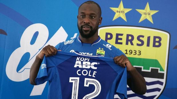 Carlton Cole gagal tampil bersinar bersama Persib Bandung.