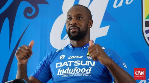 Carlton Cole berharap bisa mencetak banyak gol untuk Persib Bandung.