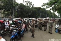 Massa Aksi 313 Terus Berdatangan, Lalin Depan Istiqlal Macet