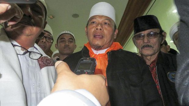 Polisi Tangguhkan Penahanan Tersangka Makar Al Khaththath