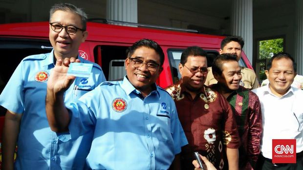 Sumarsono saat meresmikan KWK gratis terintegrasi Transjakarta.