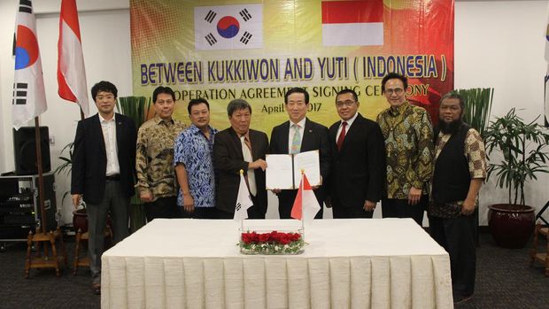 Penandatanganan kerja sama YUTI dengan Kukkiwon.
