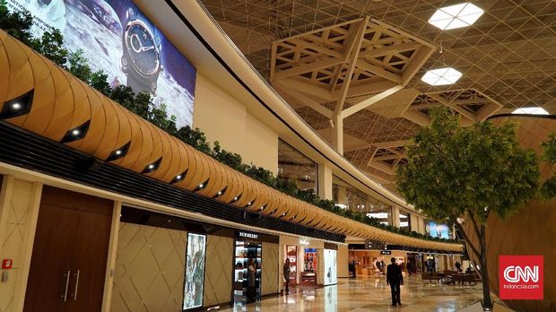 Bandara Internasional Heydar Aliyev (HAIA) merupakan satu dari enam bandara internasional yang beroperasi di Azerbaijan.