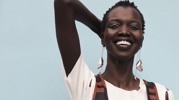 Enam Model Afrika yang Memberi 'Warna' Panggung Mode Dunia