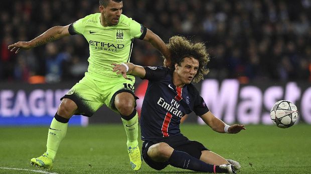 Perseteruan pun berlangsung ketika David Luiz membela Paris Saint-Germain dan Sergio Aguero di City. 