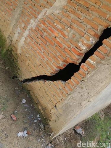 Tanah Retak Terjadi di Badegan Ponorogo, 285 Penduduk Diungsikan