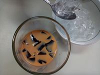 Mau Minuman Segar? Racik <i>Thai Tea</i> dengan 3 Langkah Ini