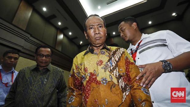 Terdakwa kasus dugaan korupsi pengadaan e-KTP Sugiharto (kanan) di Pengadilan Tipikor, Jakarta. 
