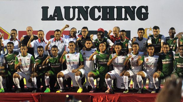 Selain Bali United dan Persib Bandung, PS TNI juga tidak tergabung dalam Kelompok 15.