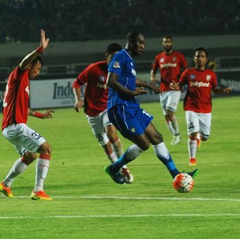 Mengenal KITAS, yang Menyeret Essien dan Cole