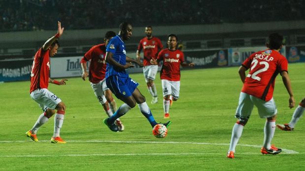 Carlton Cole gagal mencetak gol dari lima penampilan bersama Persib Bandung.